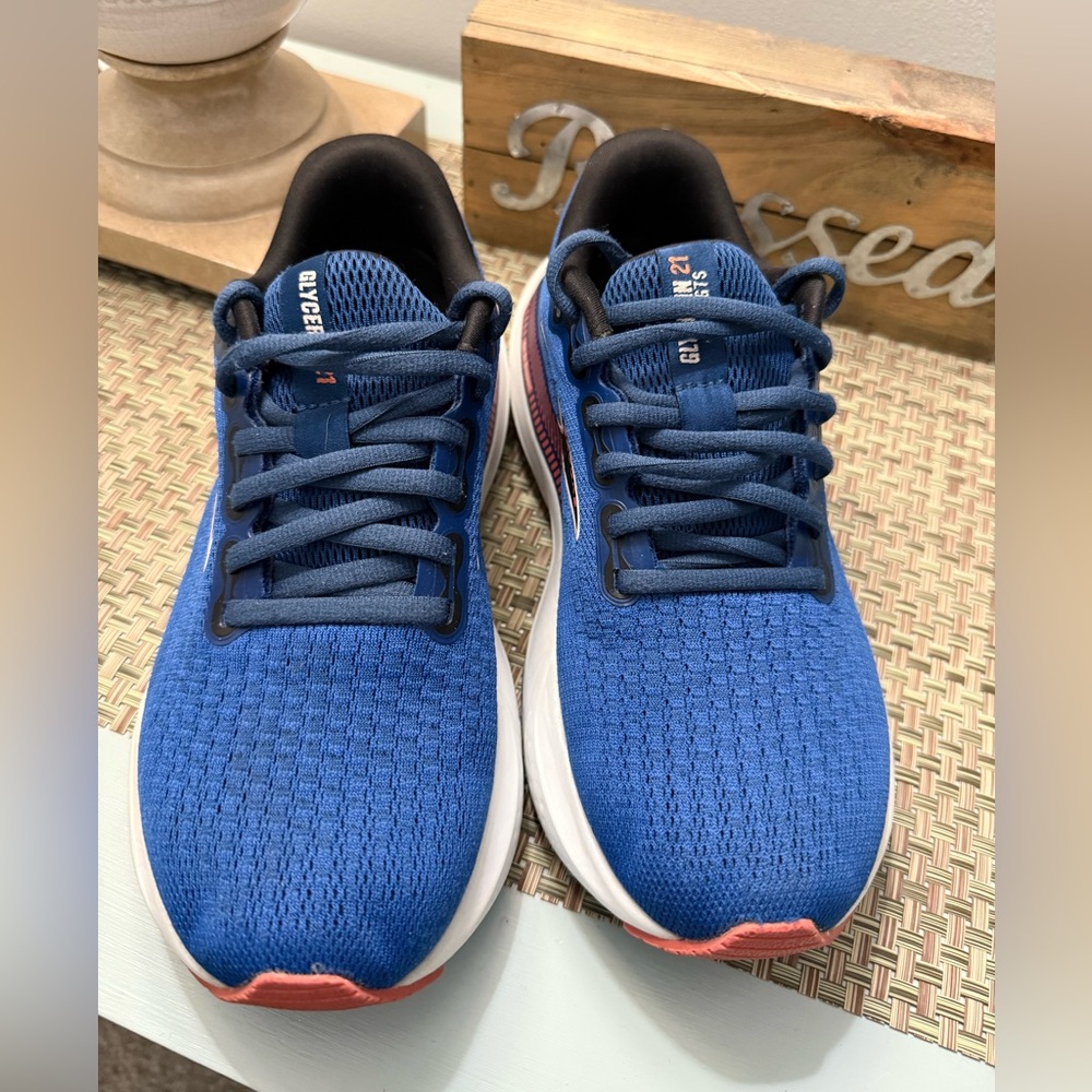Brooks women blue sneakers